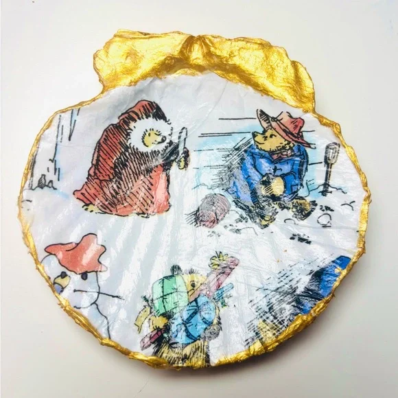 Handmade Scallop Shell Trinket Dish W/ Paddington Bear Festive Decoupage Design. - Picture 2 of 3